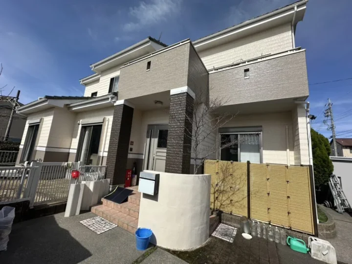 大垣市の外壁塗装　アイボリーからベージュグラデーション