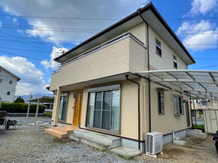 神戸町の外壁塗装　ベージュ系でナチュラルモダン上品な外観に