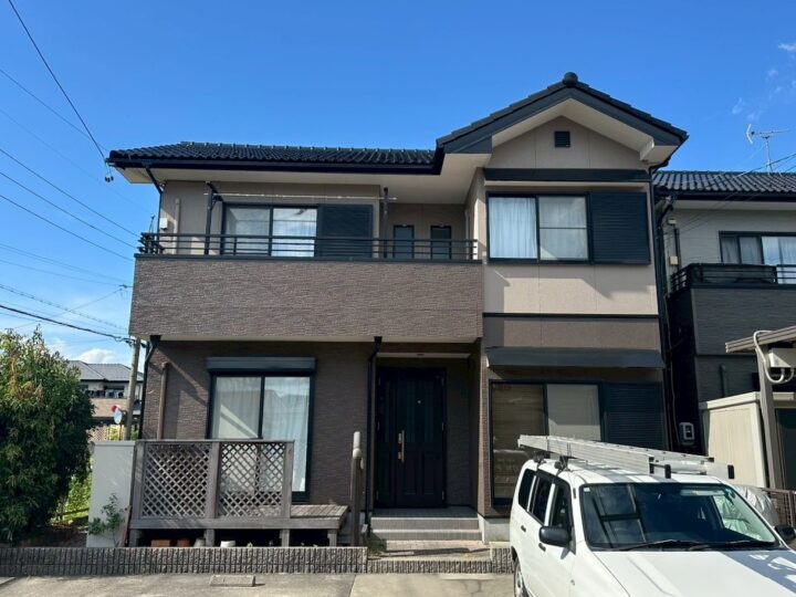 揖斐郡池田町の外壁塗装・屋根塗装　街並みに馴染む優しいツートンカラーの家