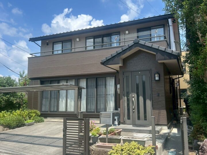 大垣市の外壁塗装　暮らしを包む深みのあるブラウンの家