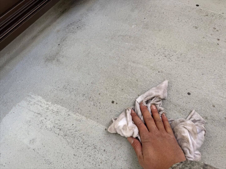 バルコニー床脱脂作業