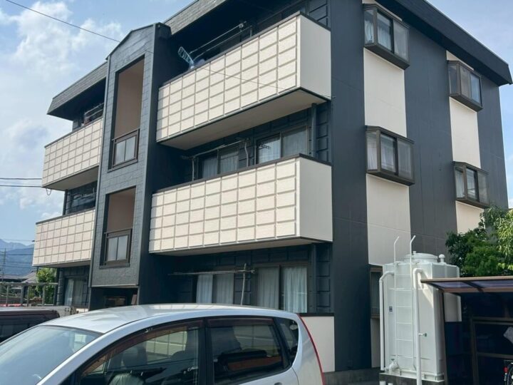 不破郡垂井町の外壁塗装・屋根塗装　ダークグレーでスタイリッシュに一新