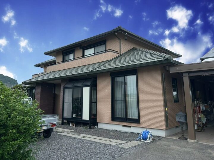 大垣市の外壁塗装・防水工事・駐車場塗装　素材感を活かす塗装 ブラウン外壁が映える住まいへ